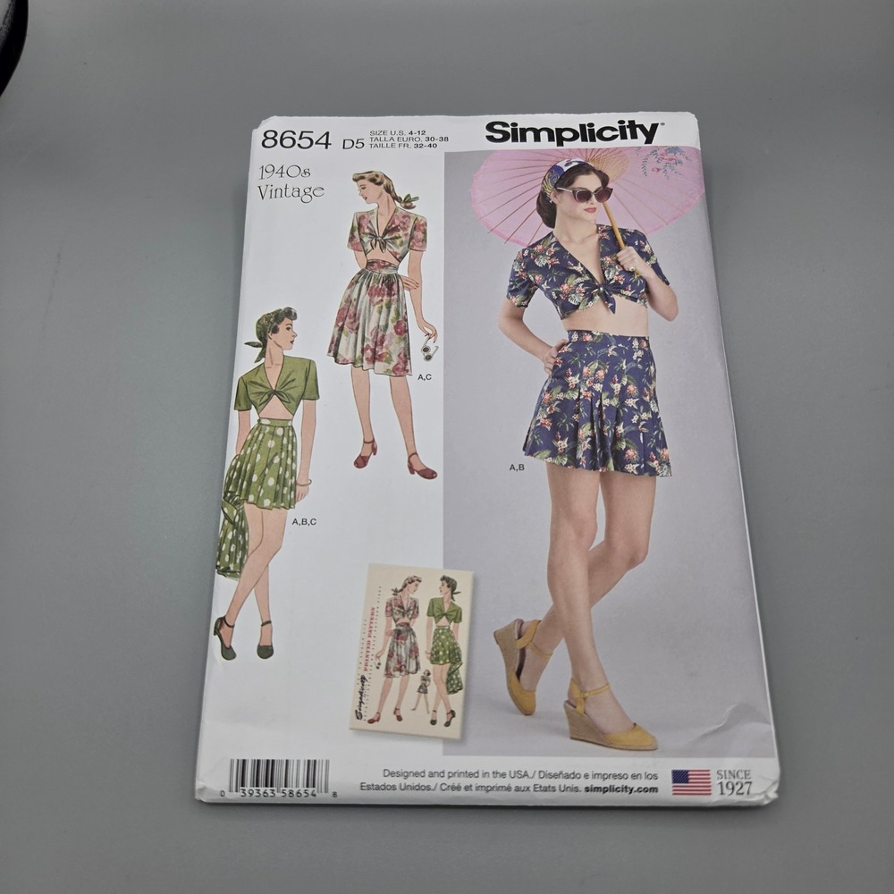 Simplicity 8654 1940s Vintage Sewing Pattern Tie Front Top Skirt Shorts 4-12